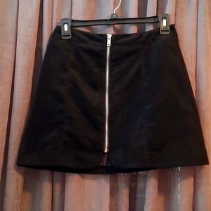 FOX SEUDE FRONT ZIPPER SKIRT BLACK SIZE 6 NWT